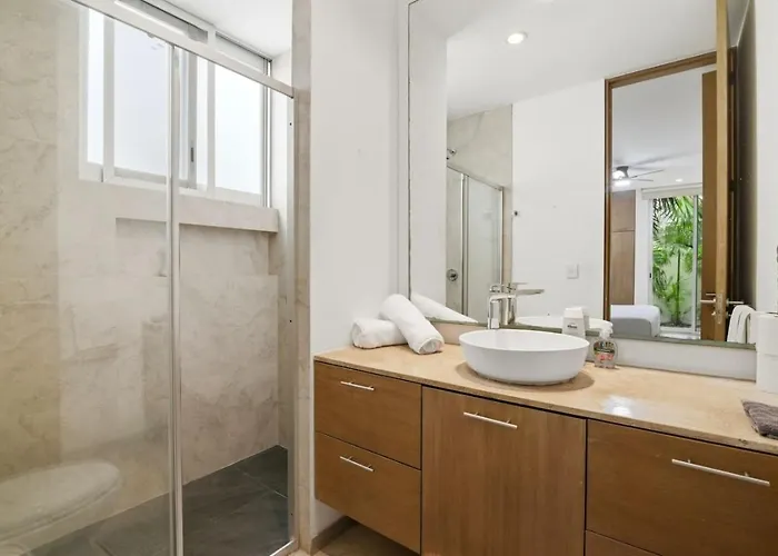 Unwind In | Pool & Private Patio Apartamento *