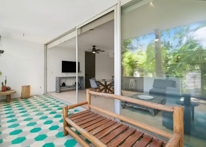Unwind In | Pool & Private Patio Apartamento *